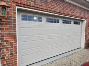Bluegrass Garage Door Ranch with STOCKTON II Windows